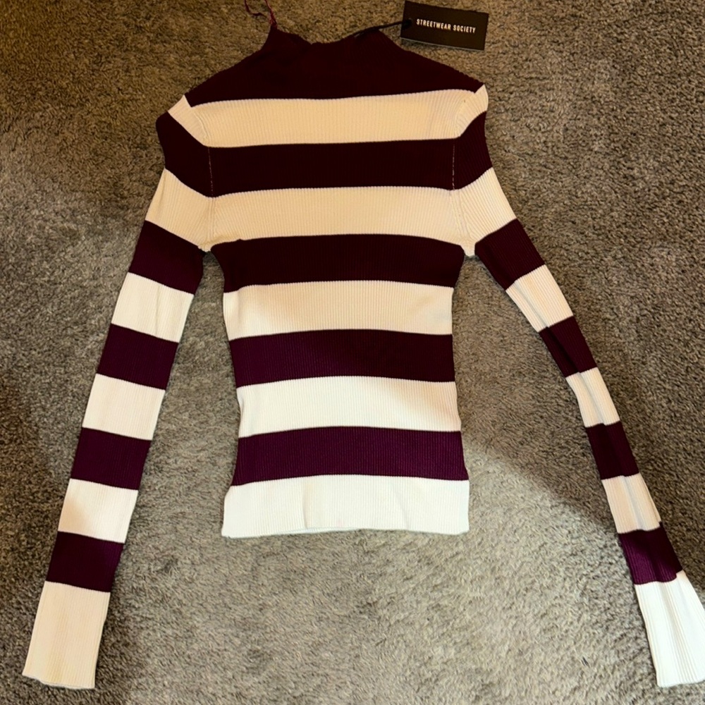 Light weight NWT sweater